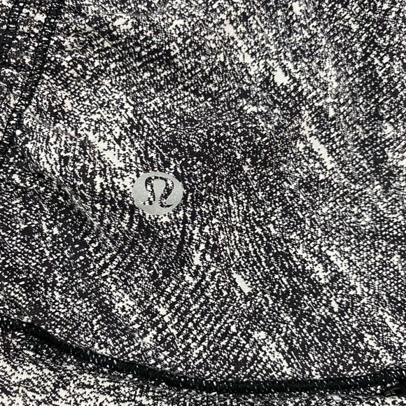 Lululemon Jacket in like new condition - Picture 5 of 6